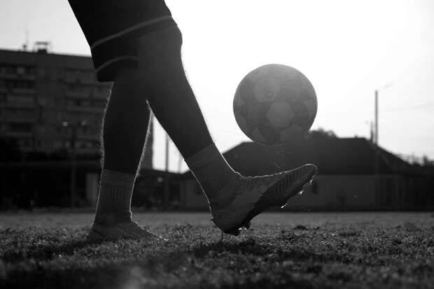 В Эквадоре во время футбольного матча неизвестные застрелили арбитра