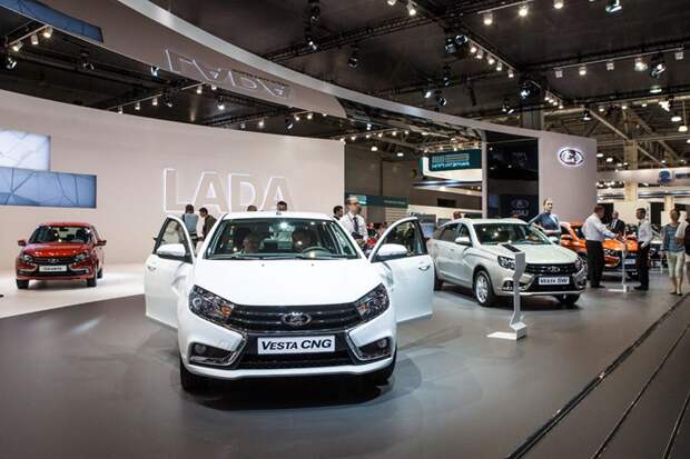 БЕГОМ по ММАС. Короткий обзор Московского автосалона 2018