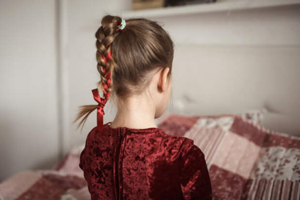 Российский депутат счел воспитание детей в нужде более легким