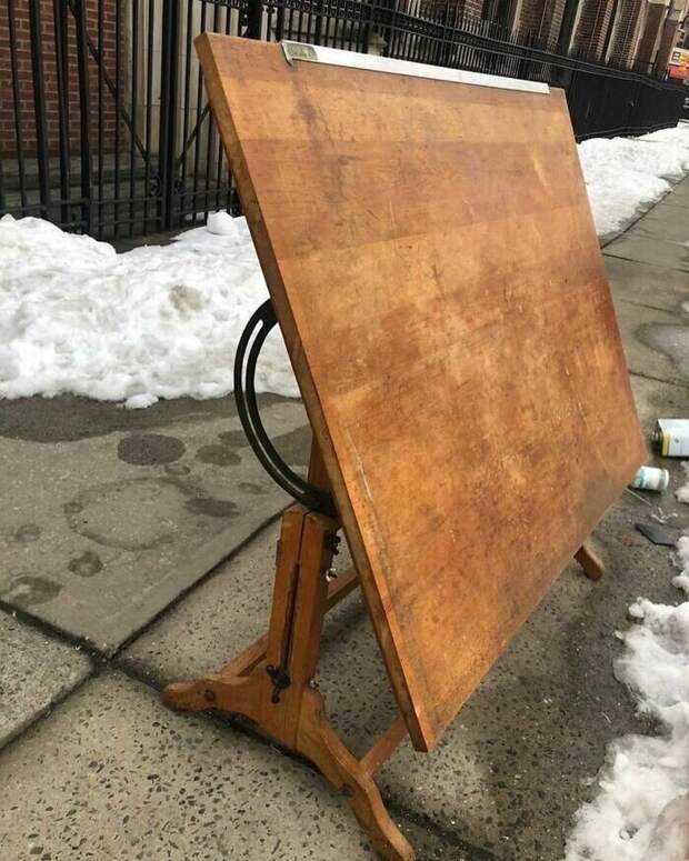 Кому складной стол? Кому складной стол?