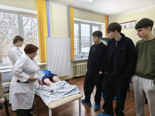 Учащиеся посетили ´Ярмарку целевой подготовки´ с участием представителей учреждений здравоохранения города и Могилевской обла...