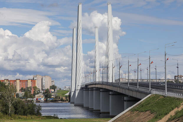 Вид на Архангельский мост через реку Шексну в Череповце. Фото © ТАСС / Пресс-служба губернатора Вологодской области