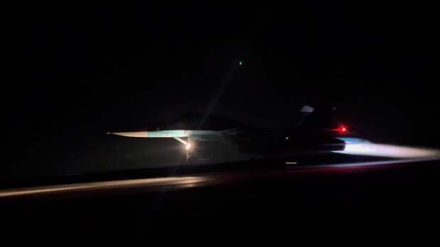 Экипаж Су-34 ликвидировал склад с боеприпасами ночным ударом