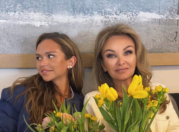 Дочь композитора Дмитрия Маликова опубликовала редкие фото с матерью