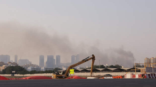 Возле консульства США в Дубае вспыхнул пожар после попадания БПЛА