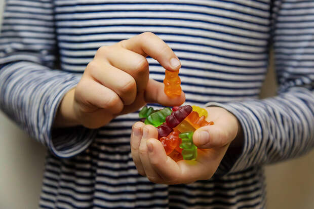 Bild: воры в Германии угнали прицеп с 15 тоннами мармеладных мишек