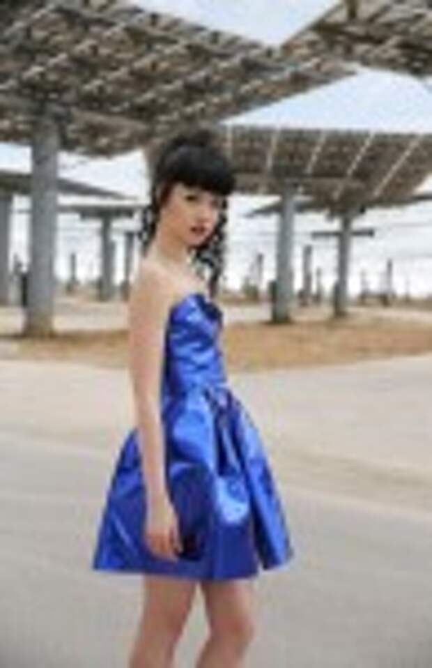 World's First Solar Power Catwalk