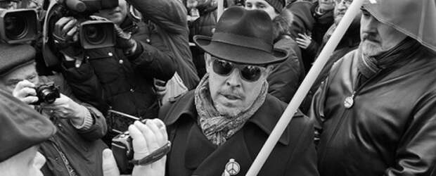 На Украине истерика: билеты «на Макаревича» снабдят указанием: «поддерживает украинских нацистов» На Украине истерика: билеты «на Макаревича» снабдят указанием: «поддерживает украинских нацистов»