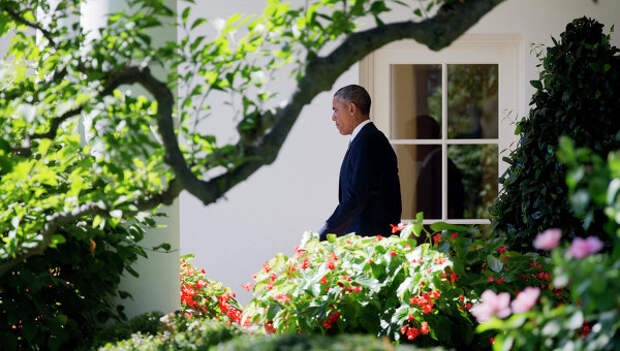Президент США Барак Обама возле Белого дома, Вашингтон