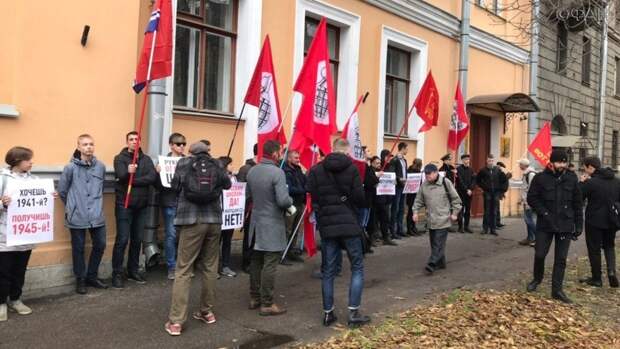 Латвия против санкций. Рига 1991 Латвия протесты. Протесты против русофобии. Латвия митинг СССР. Латвия русофобия.