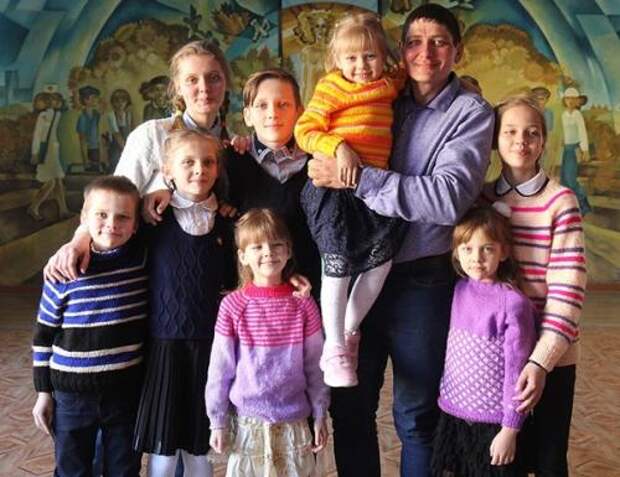 “Папа Сможет”: отец – одиночка из клецкого района воспитывает девять детей.