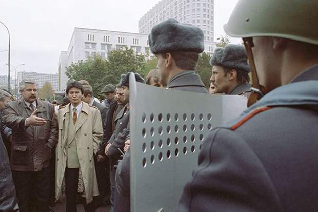 «С 1993 года Ельцин занимал должность президента незаконно»