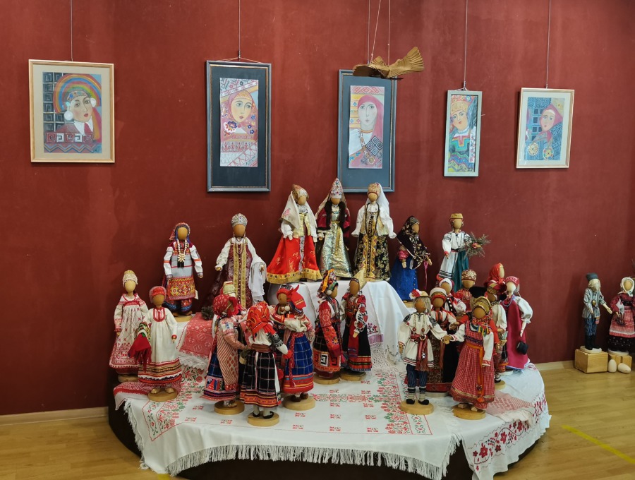Большая выставка кукол открылась на бульваре Яна Райниса