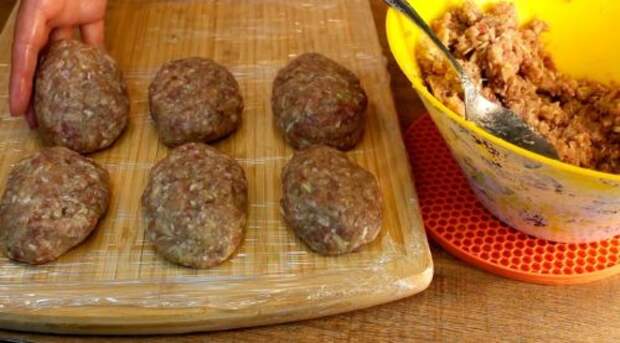 Беру фарш, капусту и готовлю нежные «Крестьянские котлеты». Невероятно сочно и вкусно