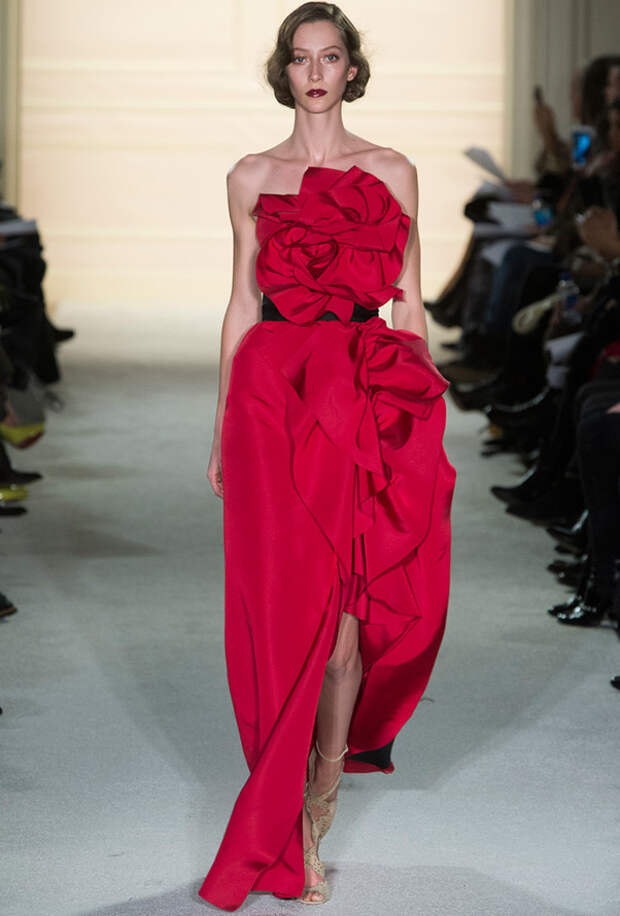 Длинное красное платье к Новому году