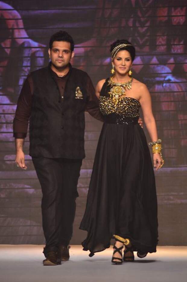 Sunny Leaon IIJW14