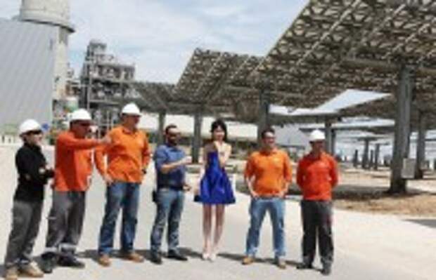 World's First Solar Power Catwalk