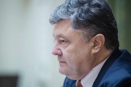 Порошенко назвал избиение чернокожих фанатов в Киеве провокацией России Порошенко назвал избиение чернокожих фанатов в Киеве провокацией России