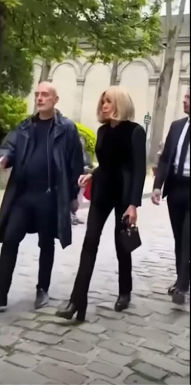 Кадр из видео Кэндис Оуэнс