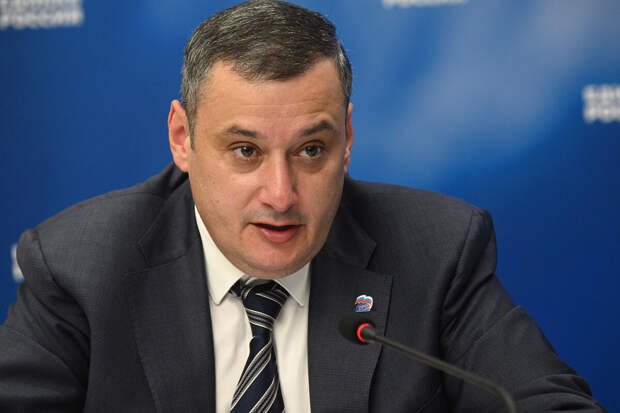 РИА: попавший в ДТП глава Курской области Хинштейн работает в прежнем режиме