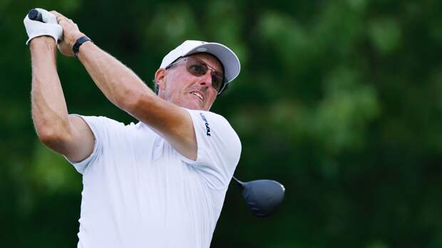 Phil Mickelson LIV Golf star swinging th driver