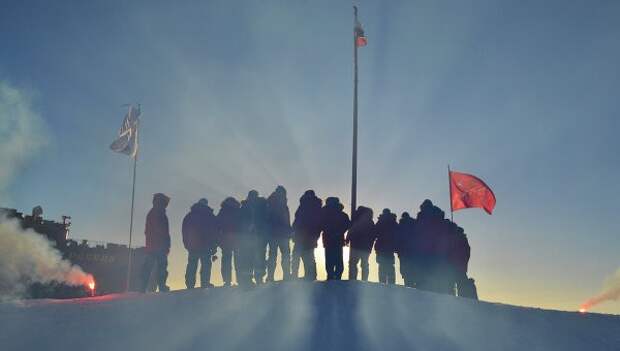 Россия хочет открыть в 2015 году еще три спасательных центра в Арктике