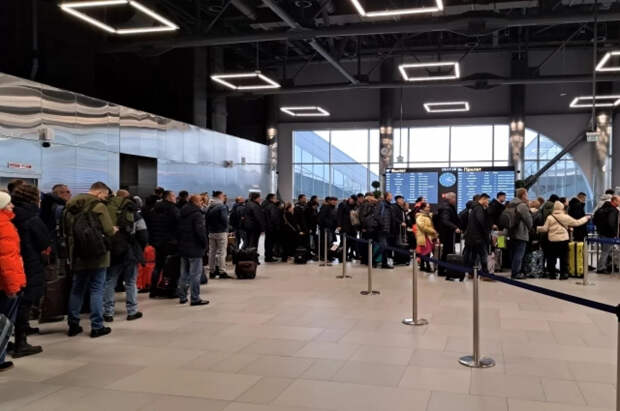 Минтранс: авиакомпании РФ готовятся возобновить полеты на Ближний Восток