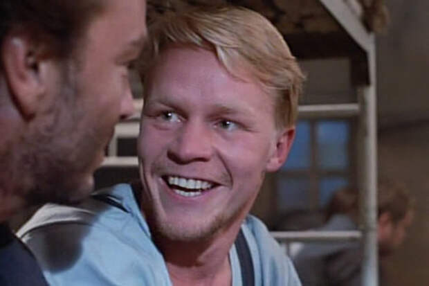 Александр Кузнецов в фильме "Бегущий по льду" (1992)