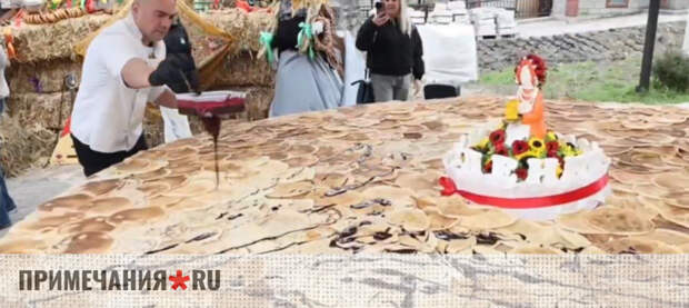Бахчисарай поставил кулинарный рекорд: в честь Масленицы испекли «Царь‑блин» диаметром 3,5 метра