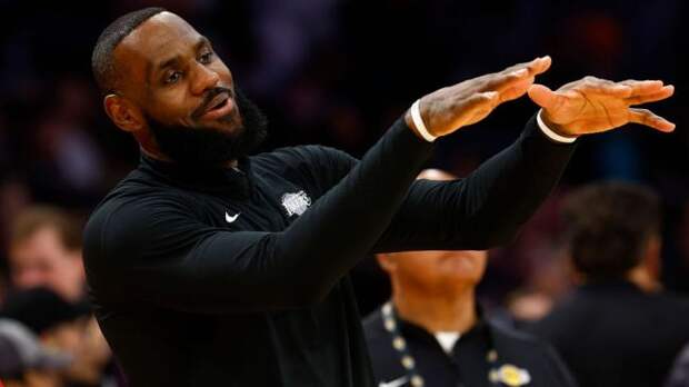 lebron james sticking out his hands