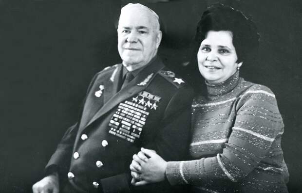 Второй женой Георгия Жукова была Галина Семенова, и жили они душа в душу. /Фото: oblgazeta.ru Второй женой Георгия Жукова была Галина Семенова, и жили они душа в душу. /Фото: oblgazeta.ru