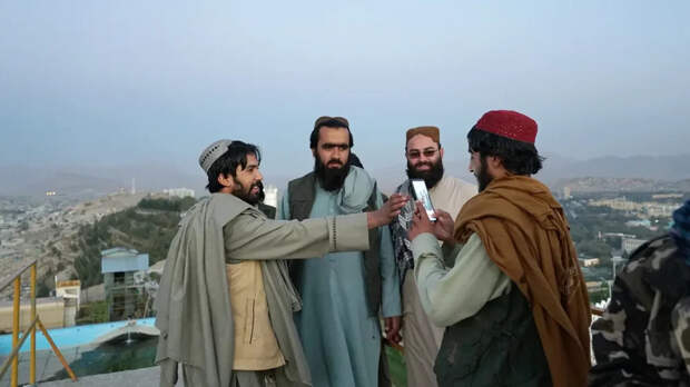 «Парни пытались потрогать»: как афганцы покоряют блогосферу