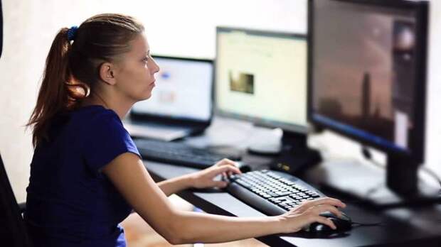 Немеет мизинец и безымянный палец: причины, возможные заболевания и лечение