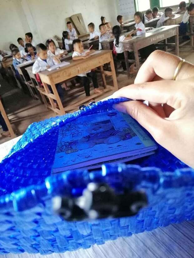 У отца не было денег, чтобы купить сыну рюкзак, поэтому он сплел его сам. Учитель выложил фото в Сеть, и у мужчины появились заказчики