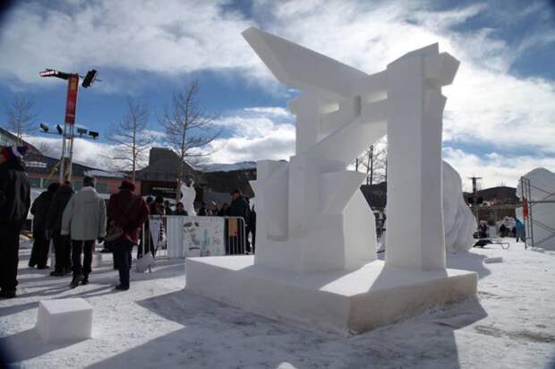 Лучшие снежные скульптуры International Snow Sculpting Championships