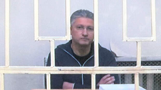 Суд арестовал люксовые авто и мотоцикл экс-замминистра обороны Иванова