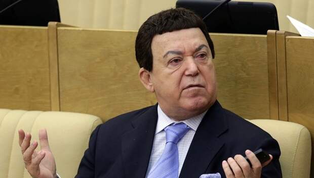 Кобзон посоветовал американцам "не шутить с Россией" Кобзон посоветовал американцам "не шутить с Россией"