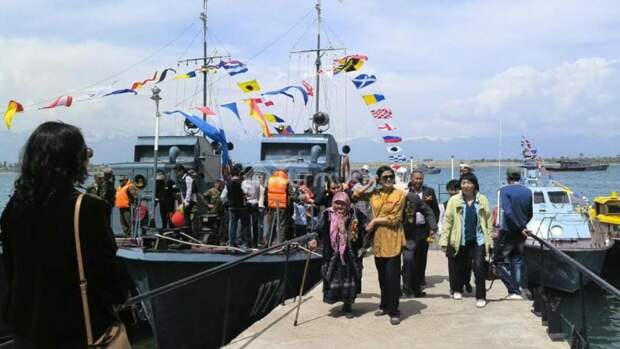 Военно-морской парад в Киргизии киргизия, парад Победы.