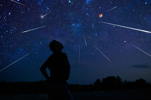 Жители Петербурга наблюдали в небе "космическую медузу" из-за запуска ракеты