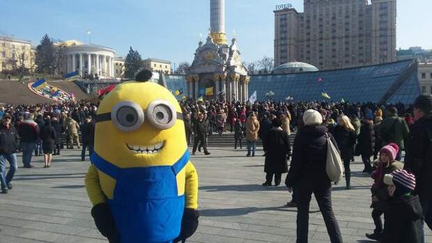 Инстинкт страуса. Зачем России на Украине немой посол-невидимка?