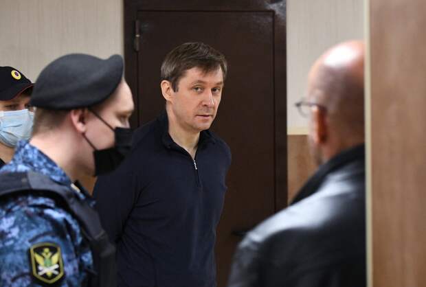 «Золотой полковник» Захарченко обратился в суд