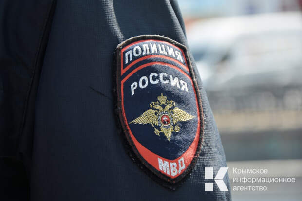 Полицейский в Крыму потребовал 600 тысяч рублей за то, чтобы закрыть глаза на нарушения мигранта