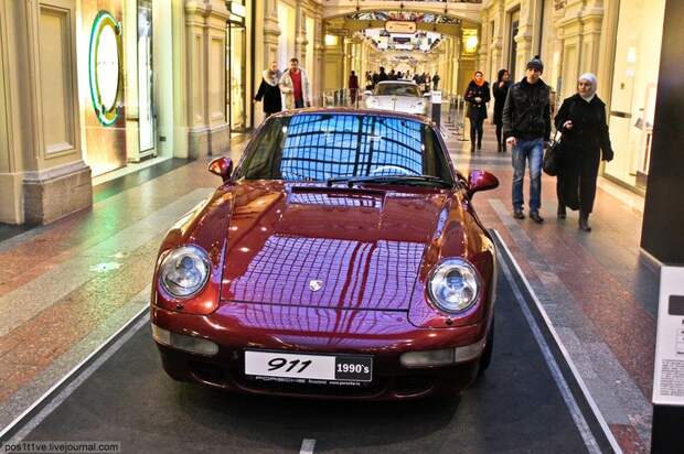 Выставка автомобилей Porsche в Московском ГУМе (15 фото)