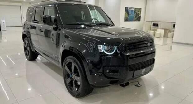 В России продают редкий Land Rover Defender как у Джеймса Бонда за 20 миллионов рублей
