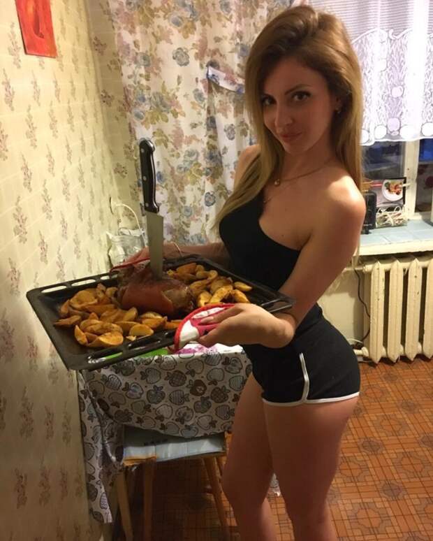 Даже если эти девушки готовят не вкусно, то им можно все простить.. Даже если эти девушки готовят не вкусно, то им можно все простить..