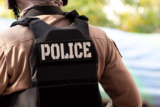 Mirror: 2-летний мальчик в Англии выкопал человеческие останки на пляже