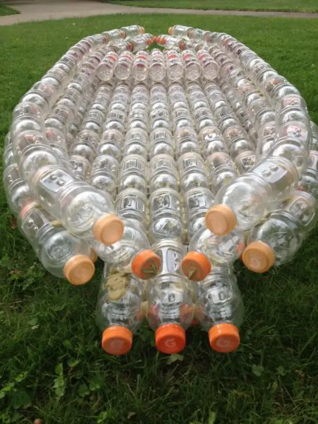 Плавательные средства из пластиковых бутылок.