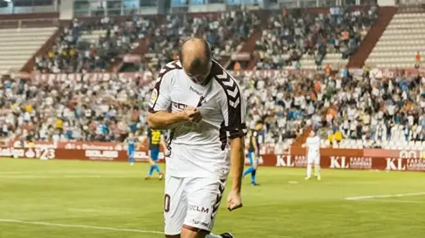 Стали известны новые факты оскорблений украинца Зозули фанатами