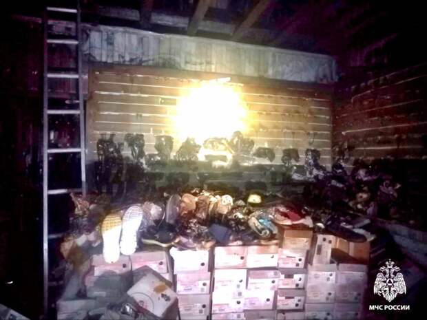 Два магазина обуви сгорели в Смоленской области за сутки