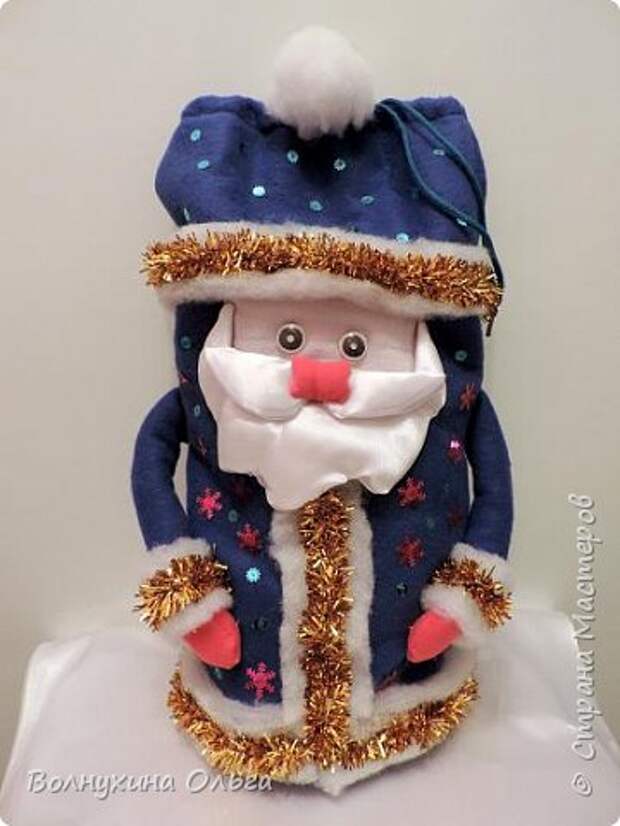 Мастер-класс Упаковка Новый год Шитьё Мешок для подарков в виде Деда Мороза Клей Нитки Пайетки Ткань фото 14